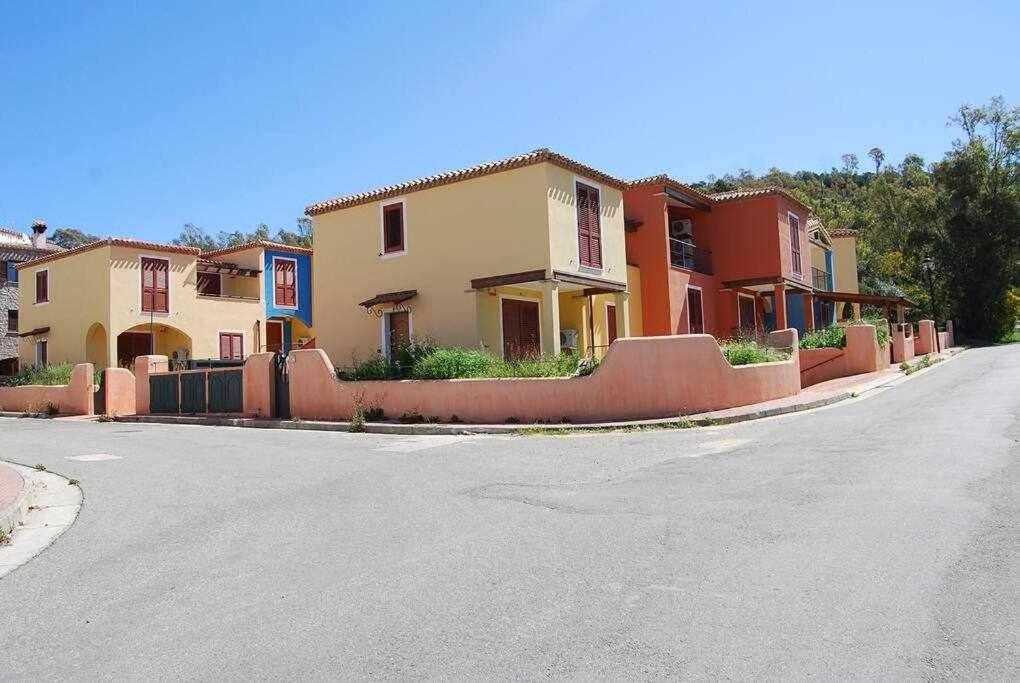Bilocale N 10 Arbatax Vicino Al Mare Apartment Exterior photo